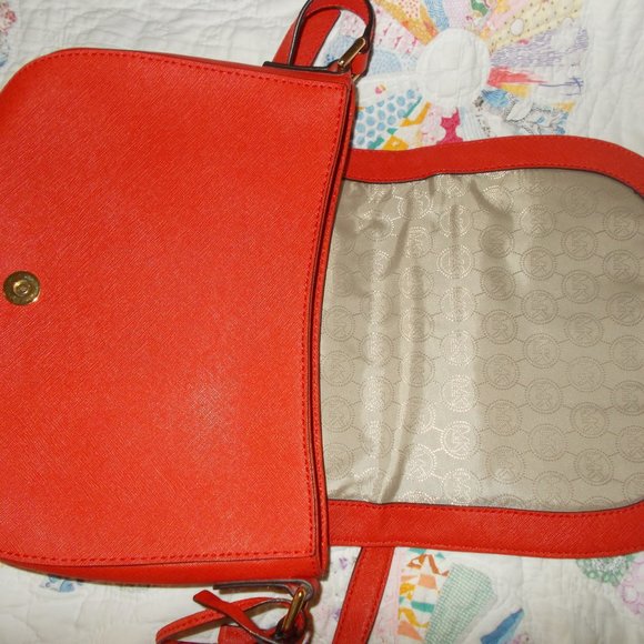 Michael Kors New Saffiano Leather Saffiano Handbag - Picture 13 of 14